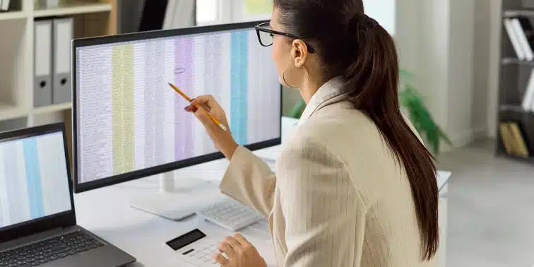 Is It Time to Outsource Your Payroll